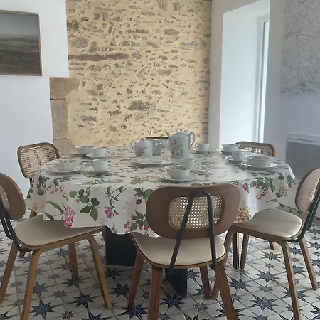 D'hotes Au Coeur De La Mayenne Bed & Breakfast 3*